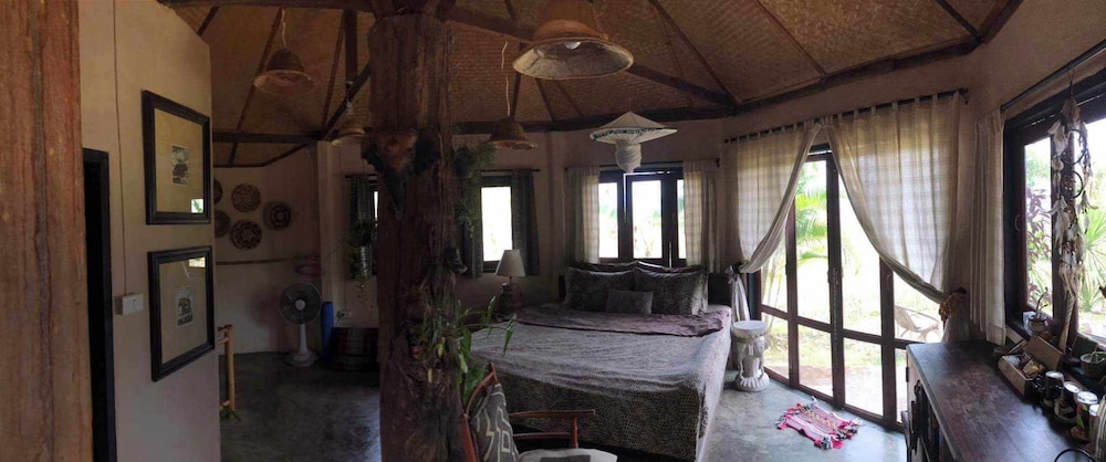 Classic Room, Private Bathroom, Hill View photo 1