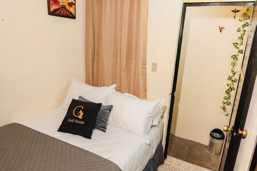 Basic Single Room photo 2