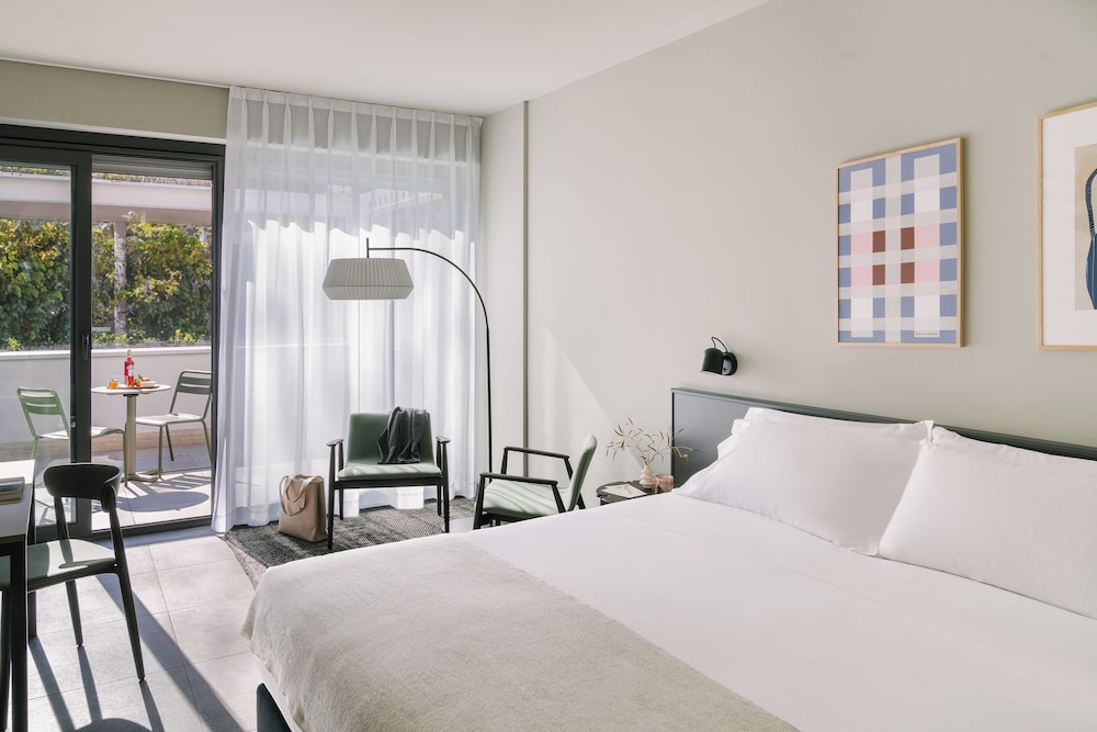 Room, 1 King Bed, Terrace photo 2