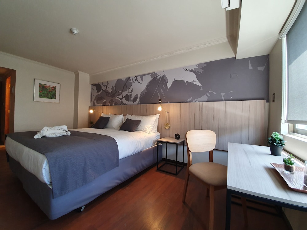 Junior Suite, 1 King Bed, City View — the supplier's photographs — photo 6