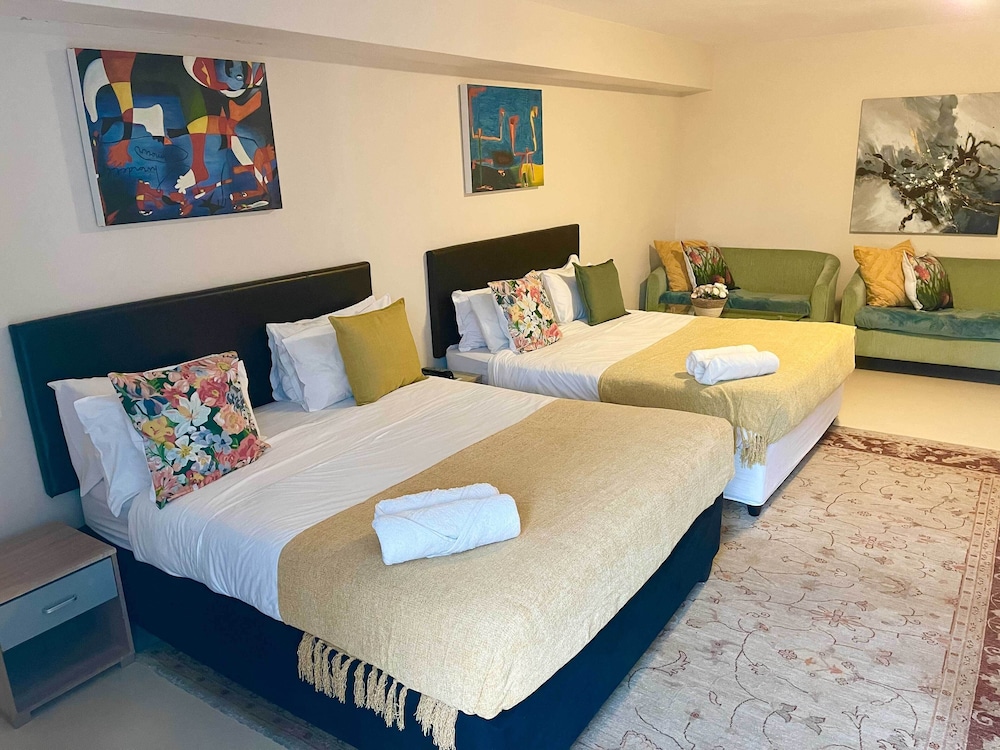 Comfort Suite photo 1