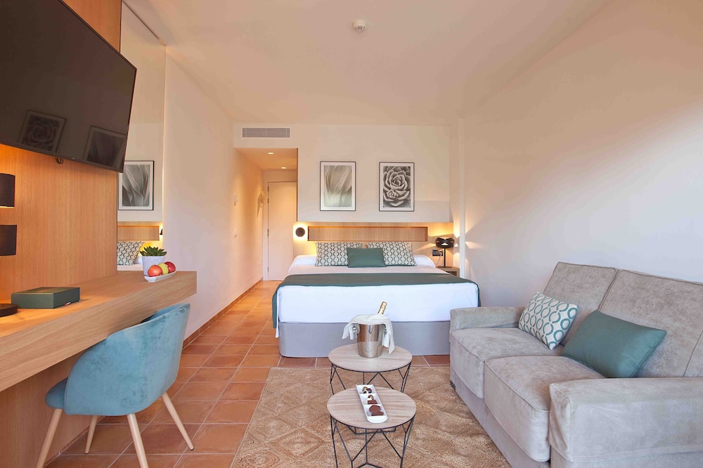 Standard Double Room, Balcony (Spa access) - Photo 1
