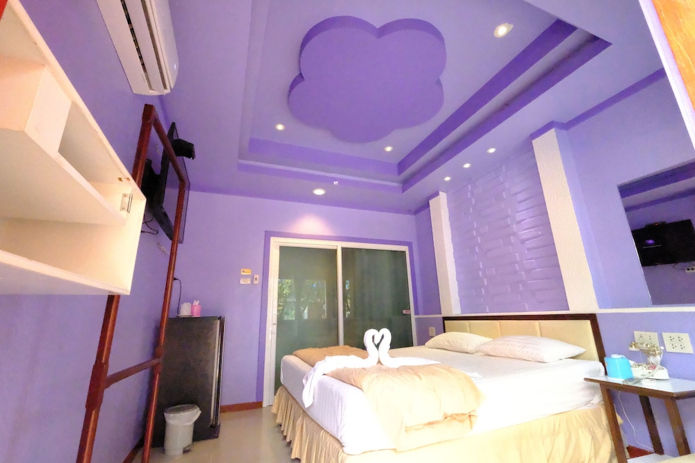 Superior Room, 1 King Bed, Non Smoking, Ensuite photo 1