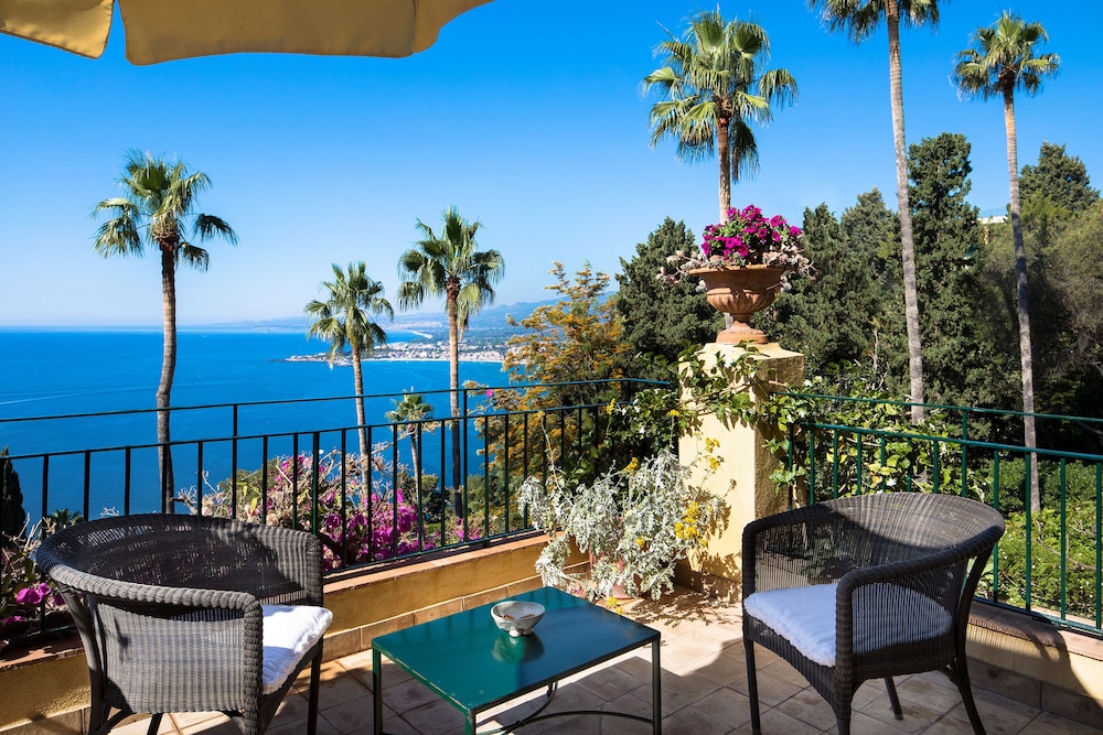 Deluxe Studio with Balcony  Sea View and Etna View (90 meters from the main building) - Photo 6