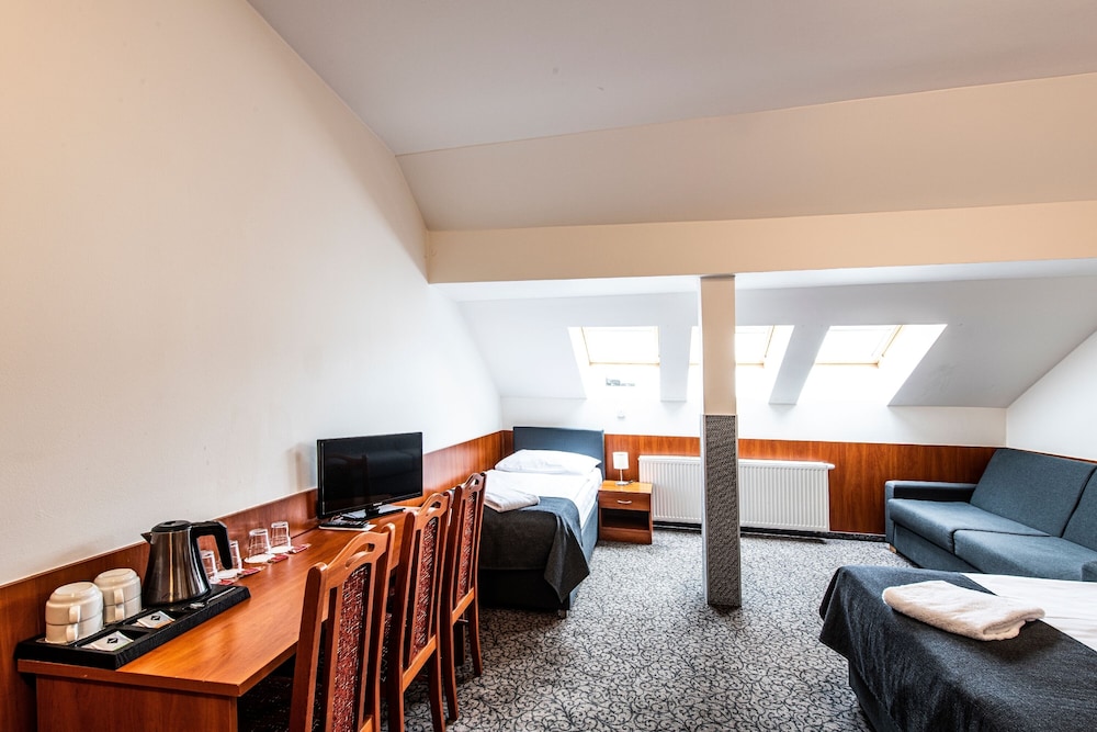 Deluxe Quadruple Room - Photo 2