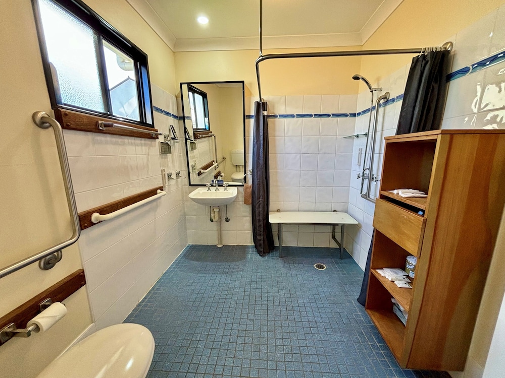 Standard Cabin, Mobility Accessible photo 3
