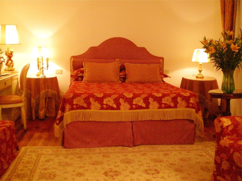 Double Or Twin Room, Canal View photo 2