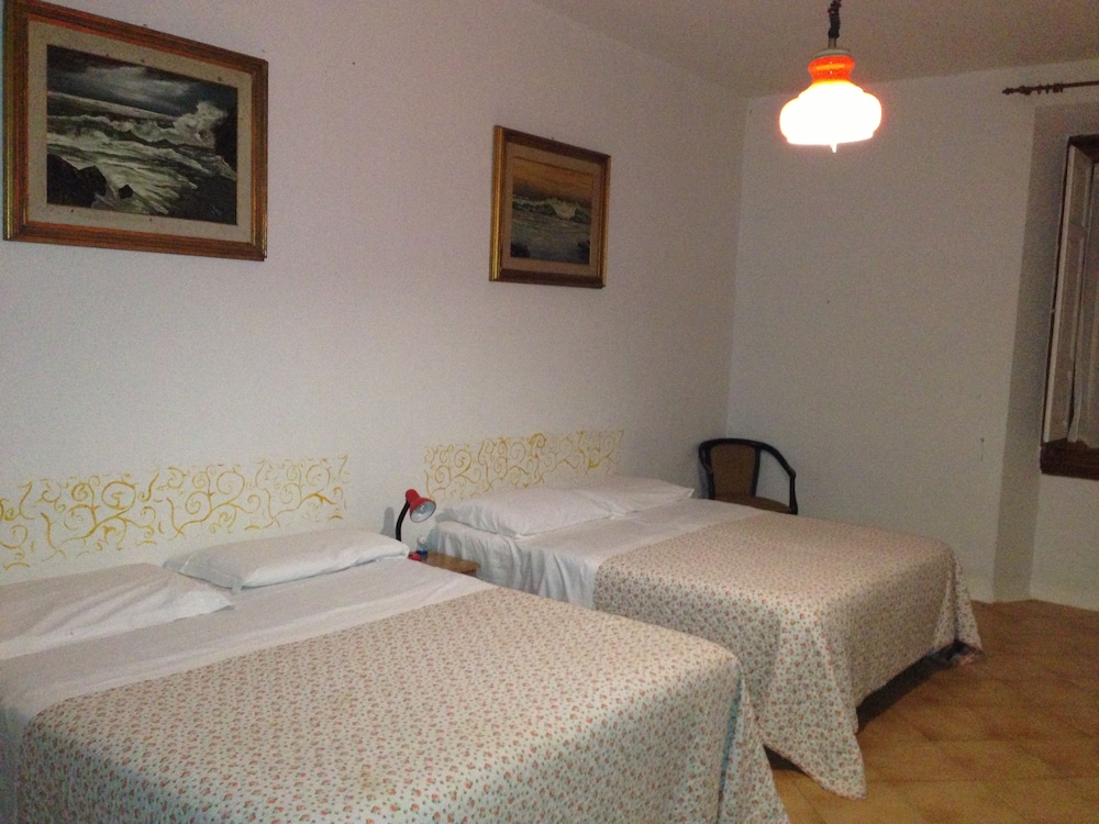 Triple Room, Shared Bathroom
