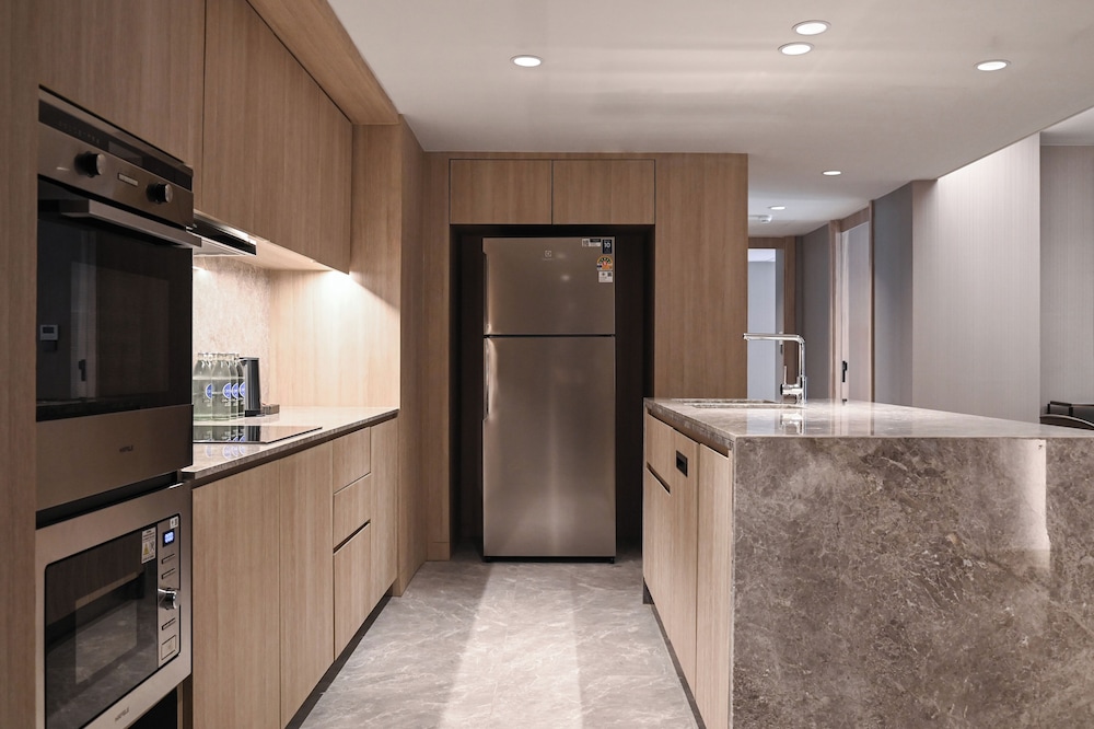 Penthouse Suite, 3 Bedrooms, Non Smoking, City View photo 3