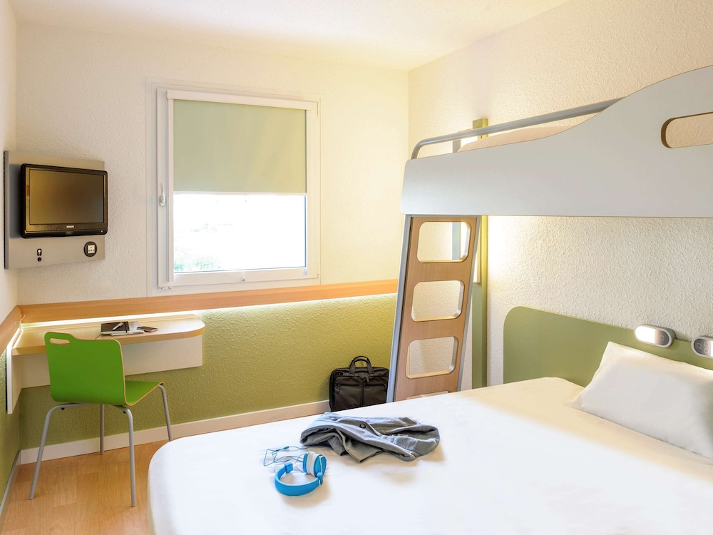 Triple Room, Multiple Beds photo 3