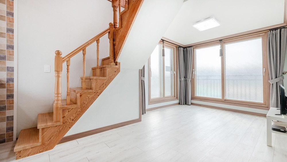 Basic Room, 1 Bedroom (A202) - Photo 4