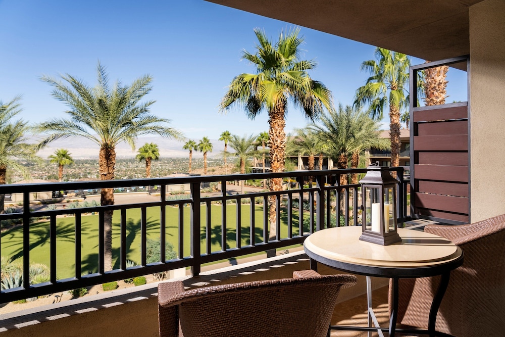 Desert View, 1 King, Balcony - Photo 5