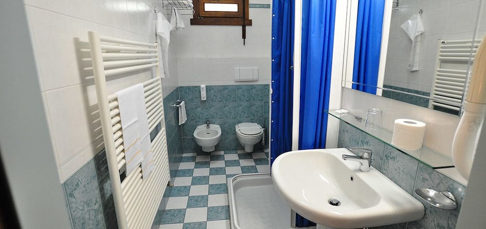 Classic Double Room, City View photo 3