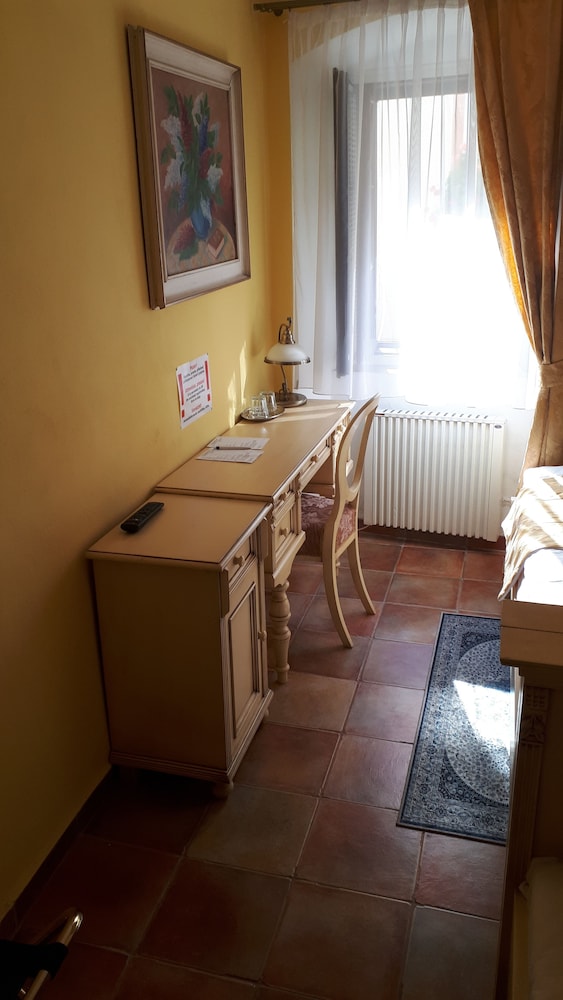 Double or Twin Room, Ensuite photo 3