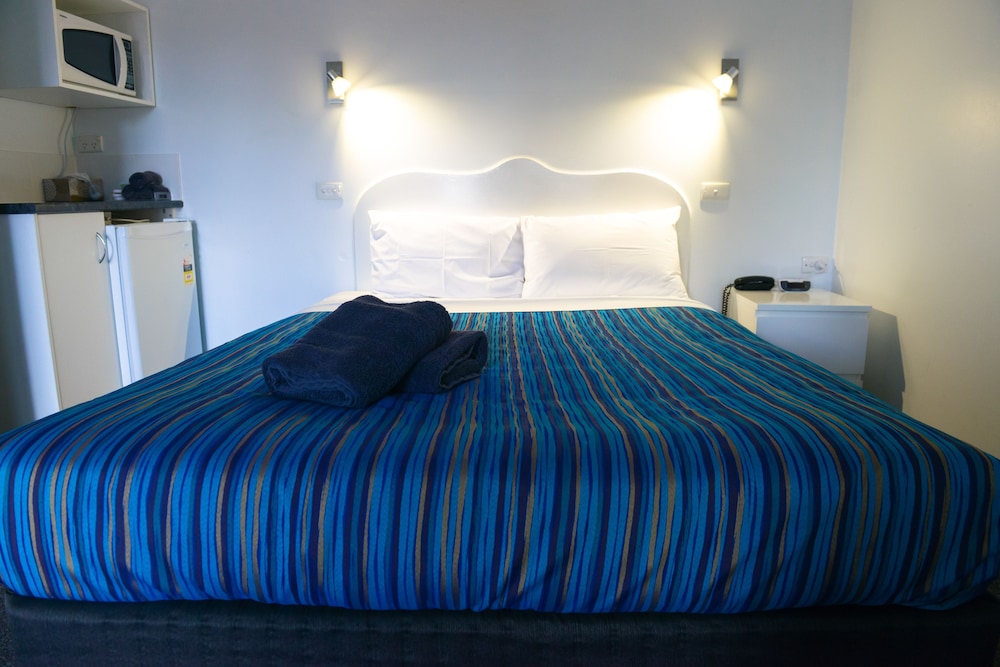 Standard Suite, 1 Bedroom, Non Smoking (Standard Twin Room) photo 3
