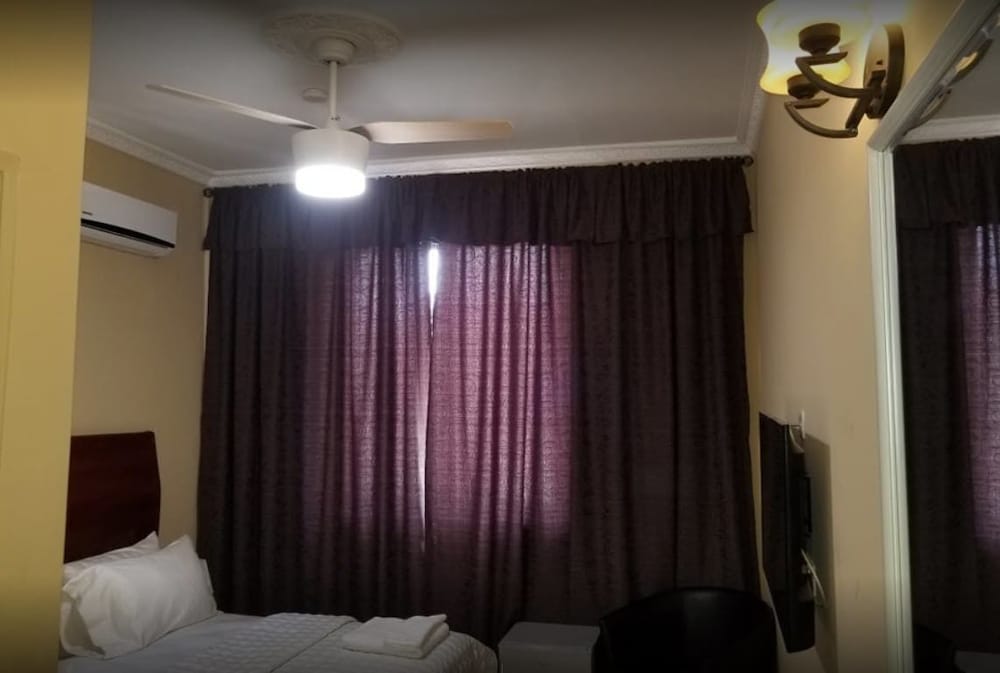 Deluxe Double Room, 1 Queen Bed photo 3