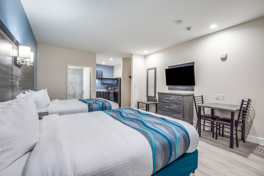 Room, 2 Queen Beds, Non Smoking, Kitchenette