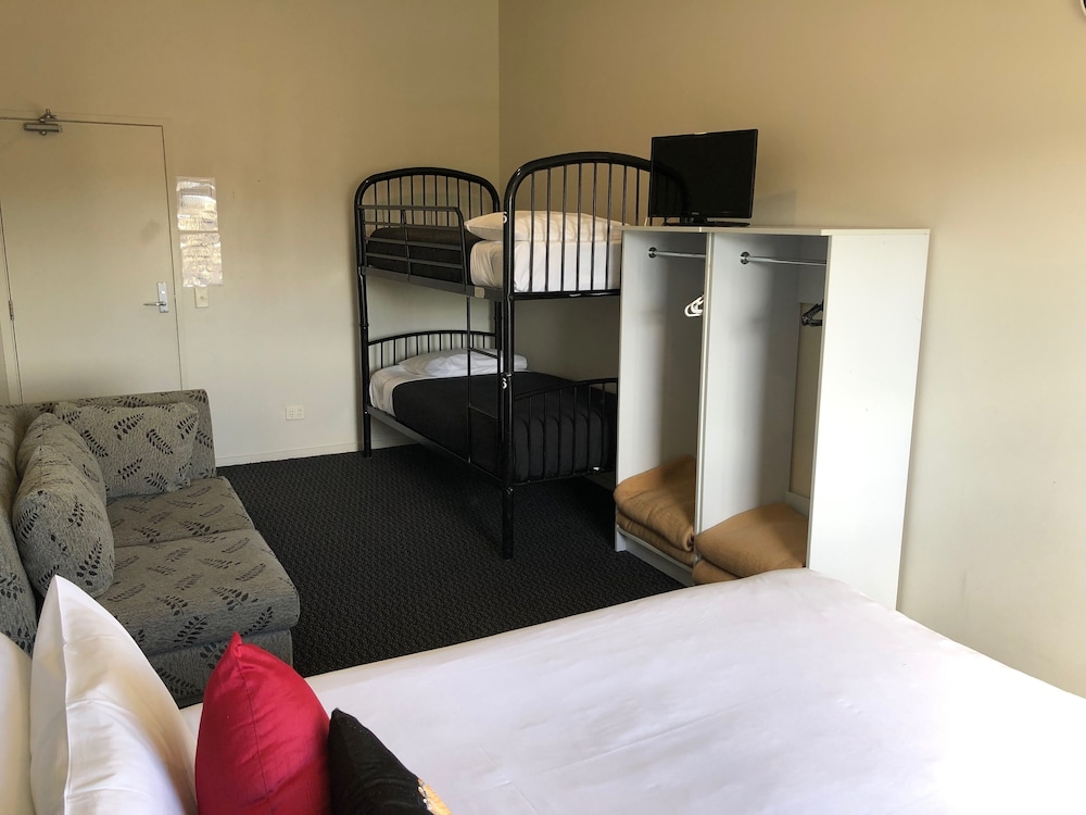 Standard room with shared bathroom photo 3