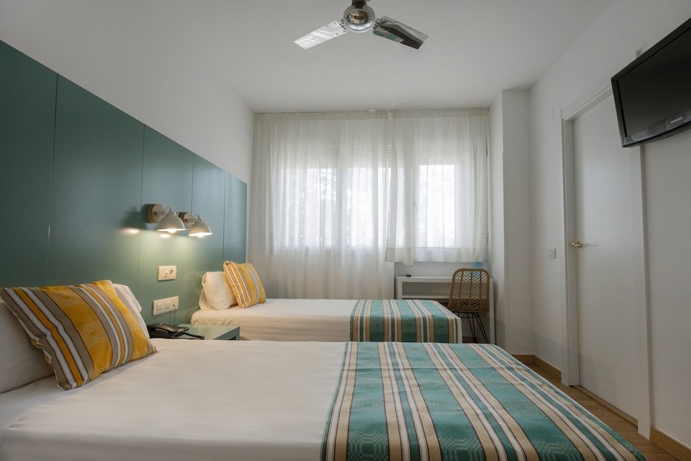 Standard Twin Room photo 2