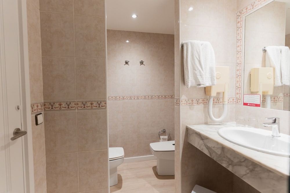 Family Suite (2Adults+1child) photo 2