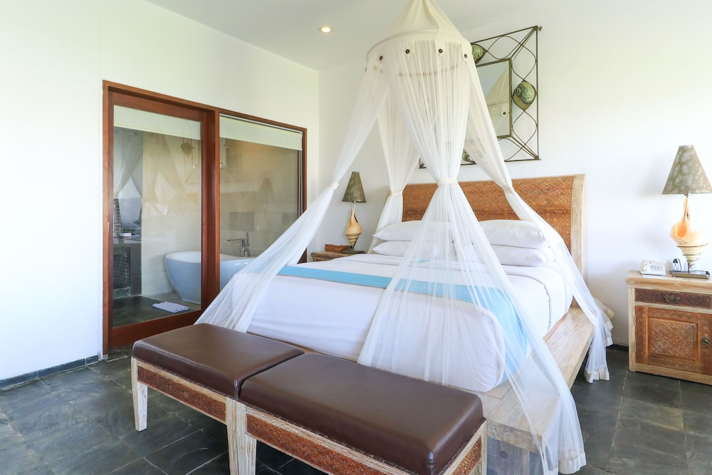 Suite - Photo 12