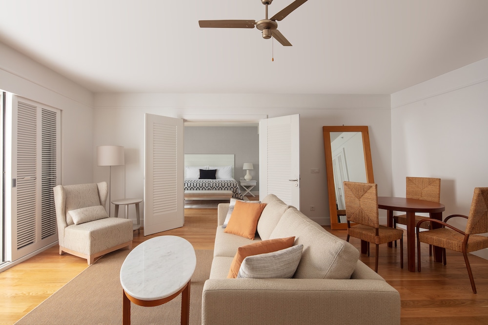 Executive Suite, Sea View