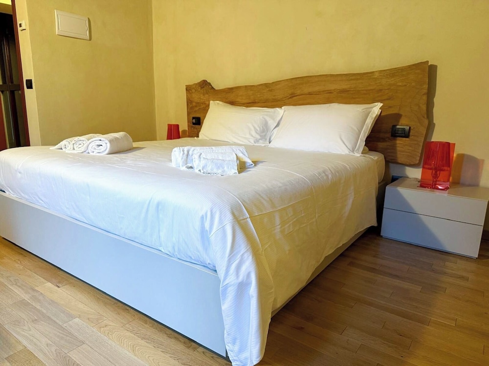 Double Room, Air conditioning, Courtyard View photo 2