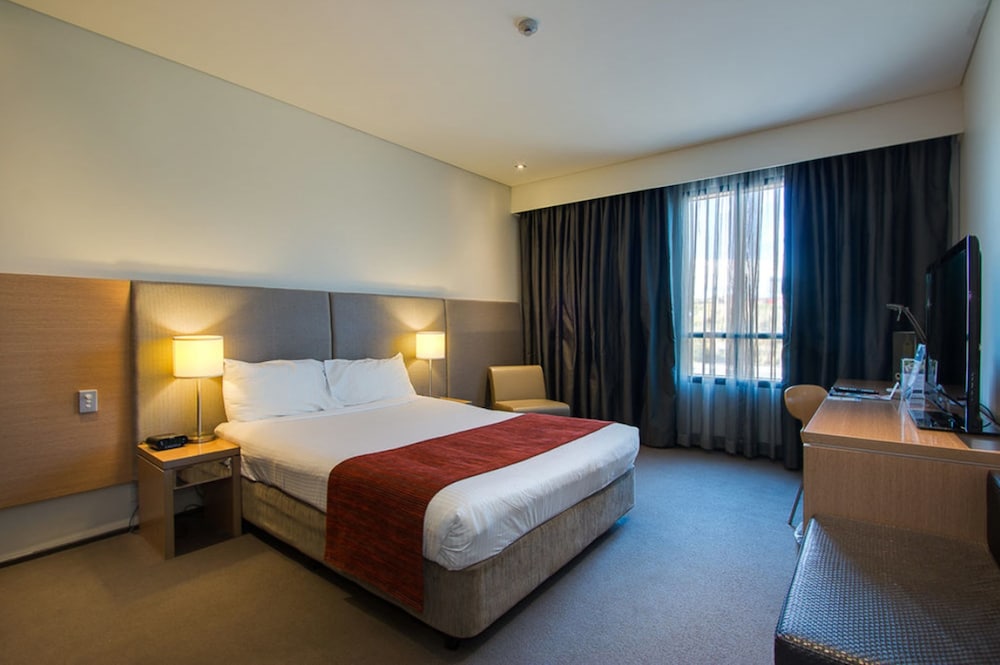 Deluxe Room, 1 Queen Bed - Photo 3
