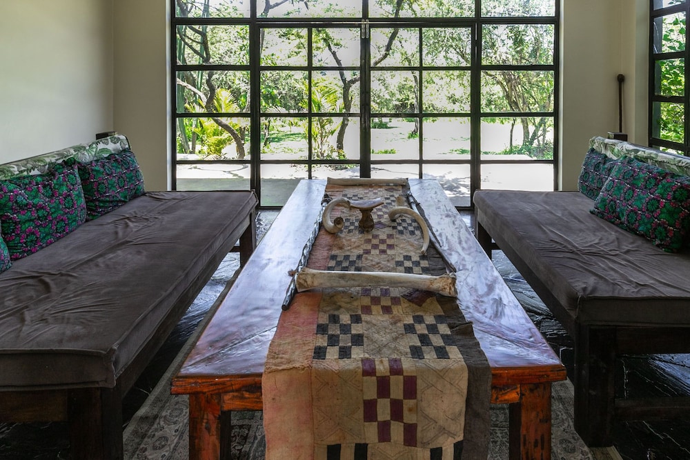 Luxury Villa, 4 Bedrooms photo 2