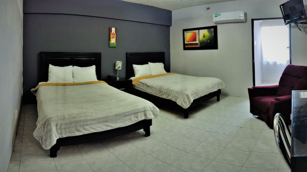 Standard Double Room, 2 Double Beds photo 3