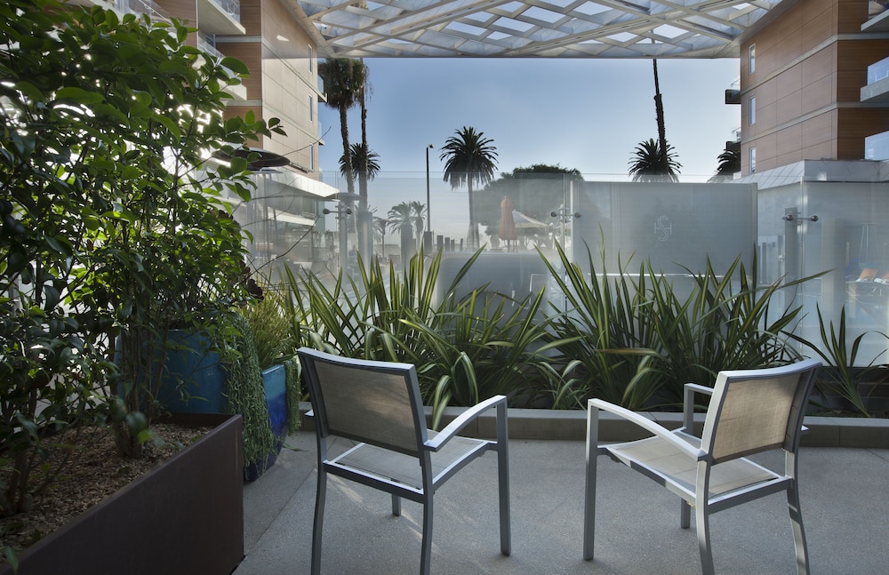 Room, 2 Queen Beds, Terrace photo 3