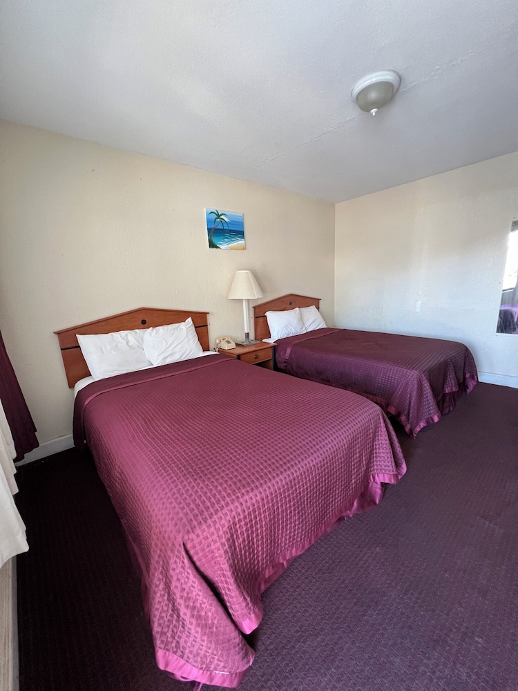 Standard Room, 2 Double Beds photo 1