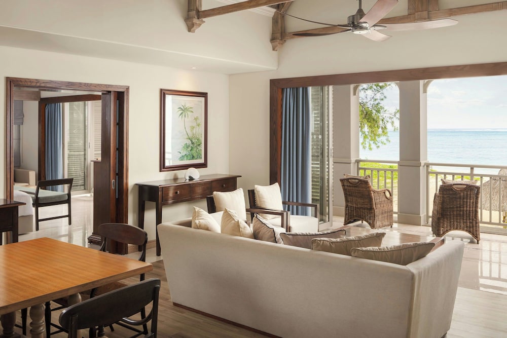 Suite, 1 King Bed with Sofa bed, Balcony