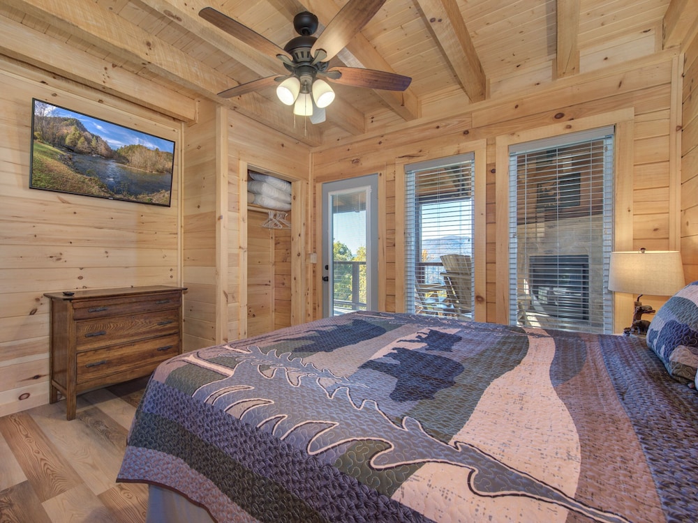 Studio (3 Bedrooms)