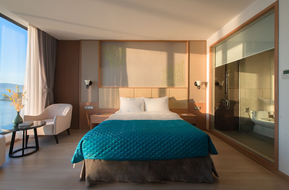 Deluxe Double Room, Ocean View - Photo 6