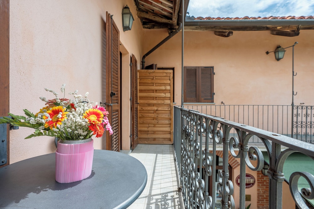 Comfort Double Room, Balcony, Hill View photo 2