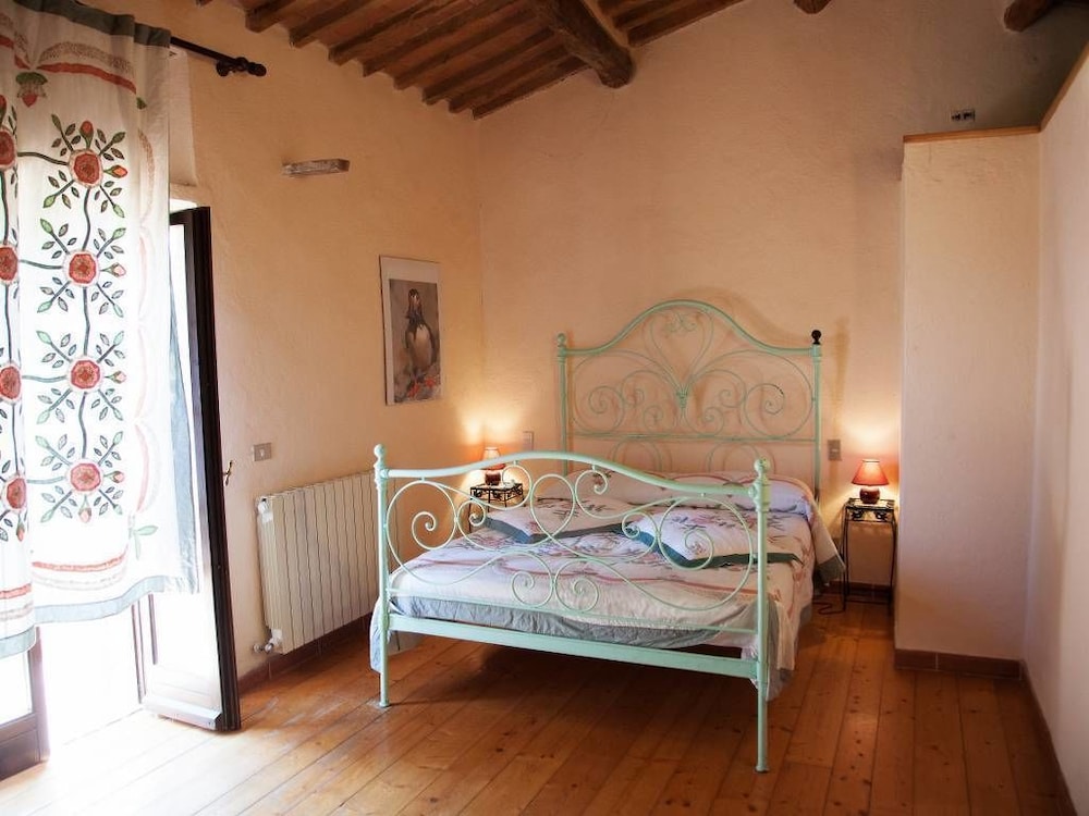 Double Room, Shared Bathroom photo 1