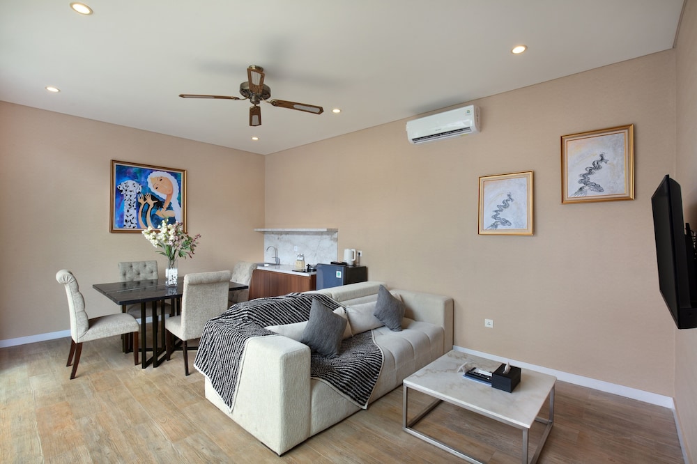 1 Bedroom with Private Pool Villa - Photo 10