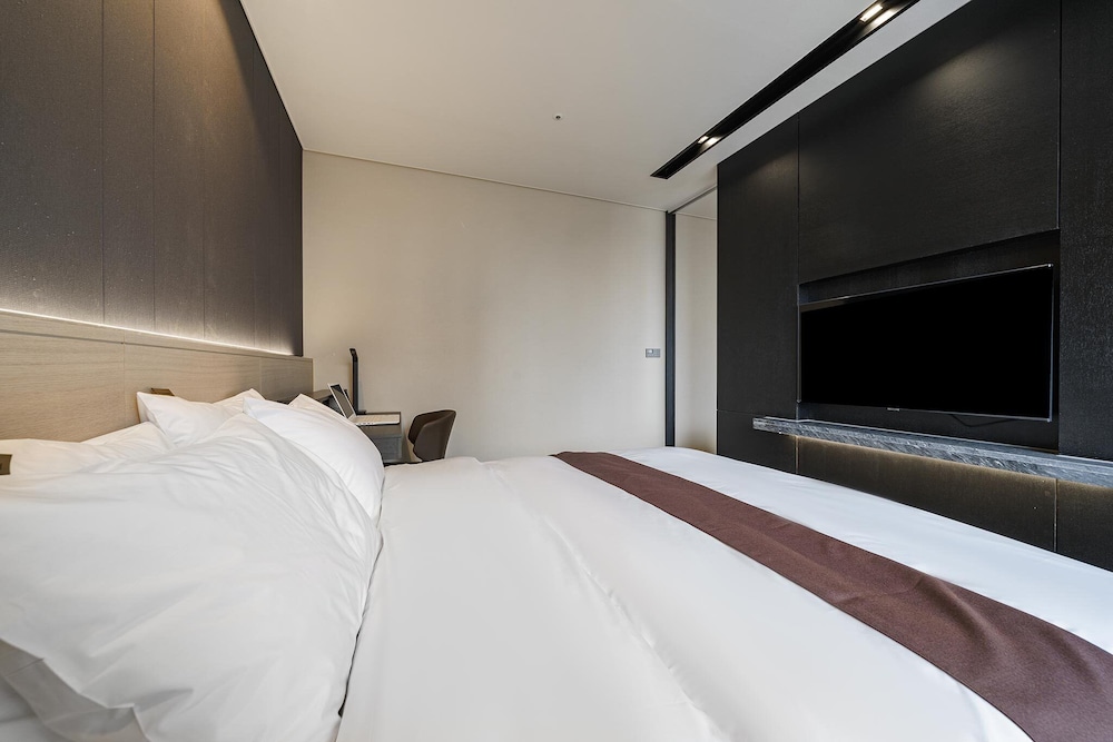 Royal Suite - Photo 3