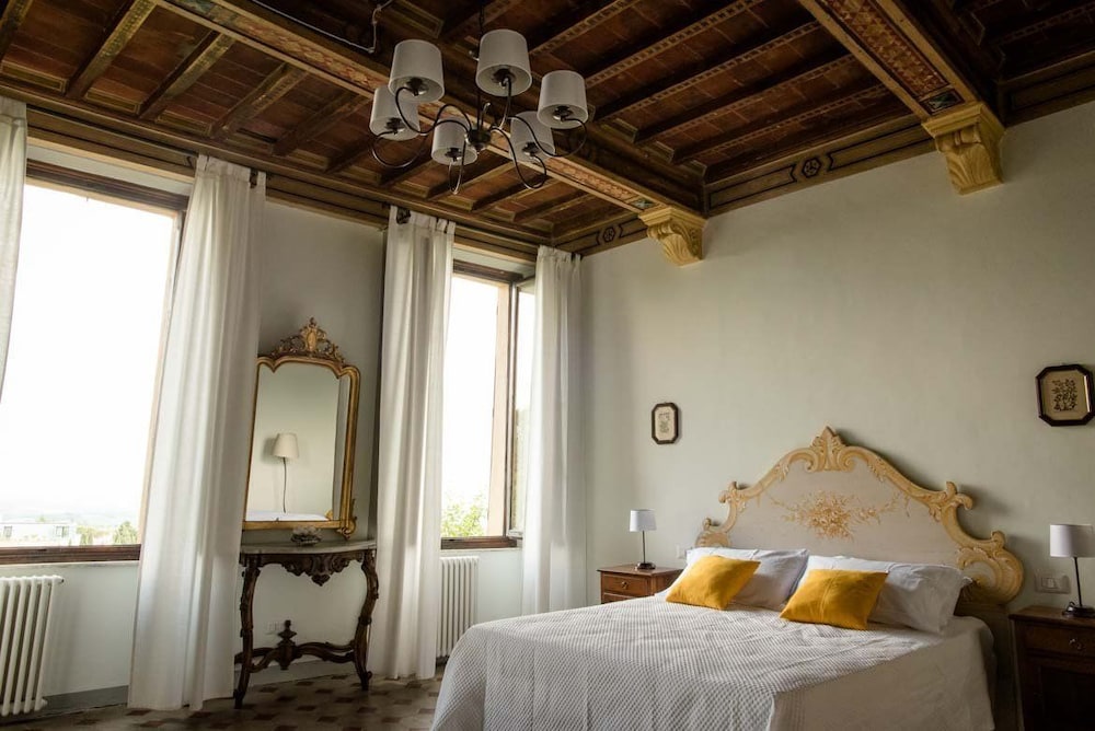 Suite, Garden View