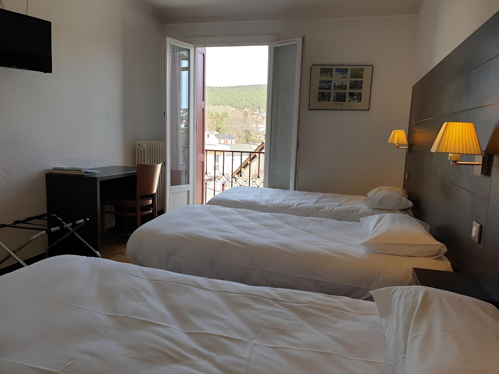 Triple Room, 3 Twin Beds, Non Smoking photo 3