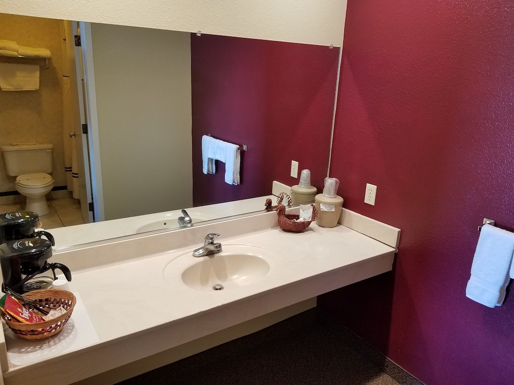 Standard Room, 2 Queen Beds photo 2