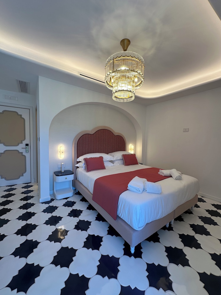 Deluxe Double or Twin Room, Balcony