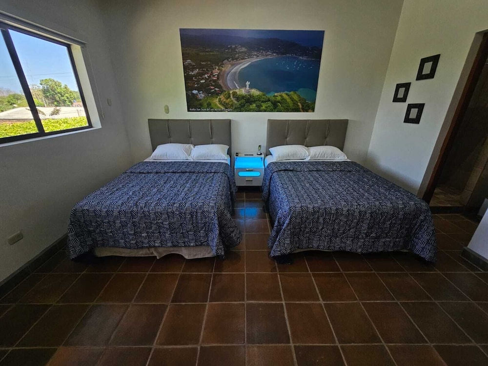 Family Quadruple Room, Air conditioning, Mountain View photo 3