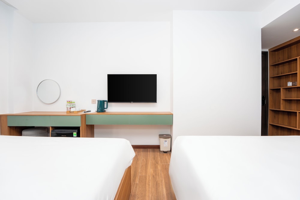 Superior Triple Room photo 3