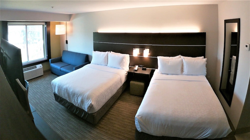 Suite, 2 Queen Beds (Additional Living Area) - Photo 3