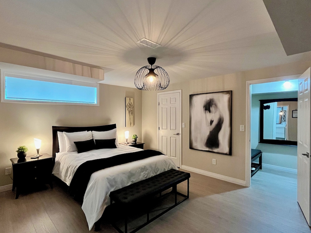 Premium Room, 1 King Bed, Private Bathroom