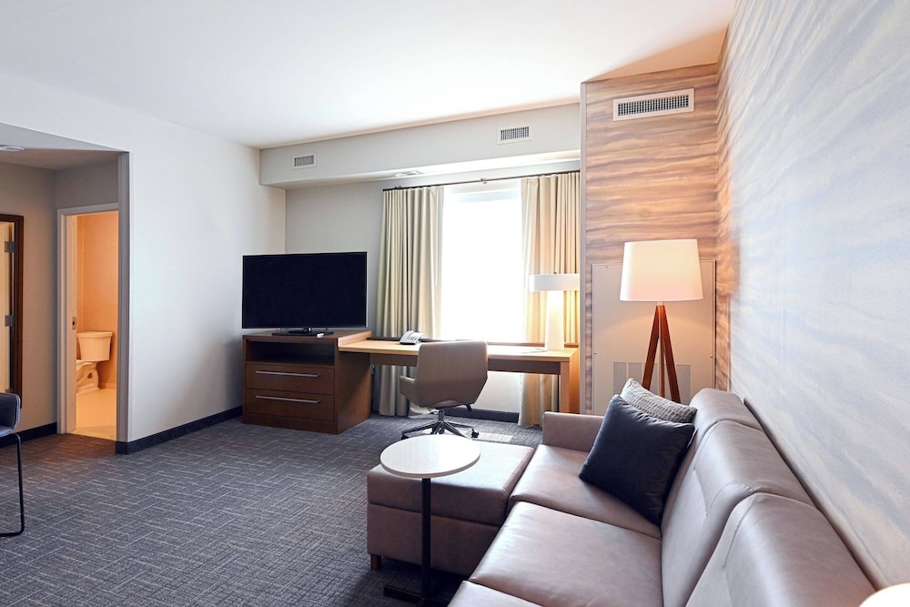 Deluxe Suite, 1 Bedroom, Kitchen - Photo 1