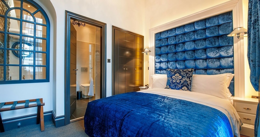 Superior Double Room, 1 King Bed, Balcony photo 3