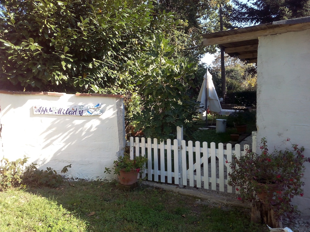 Family Townhome, 1 Bedroom, Non Smoking, Garden View photo 2